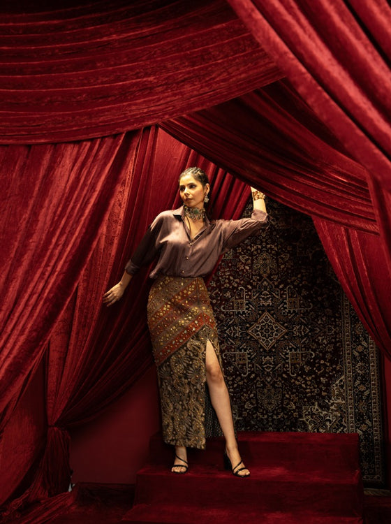 BLACK & MULTICOLOUR VINTAGE EMBROIDERED LONG SKIRT