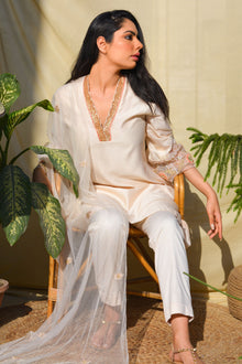  Off White Kurta with Lycra Pant & Net Dupatta Size - M - Q by Sonia Baderia